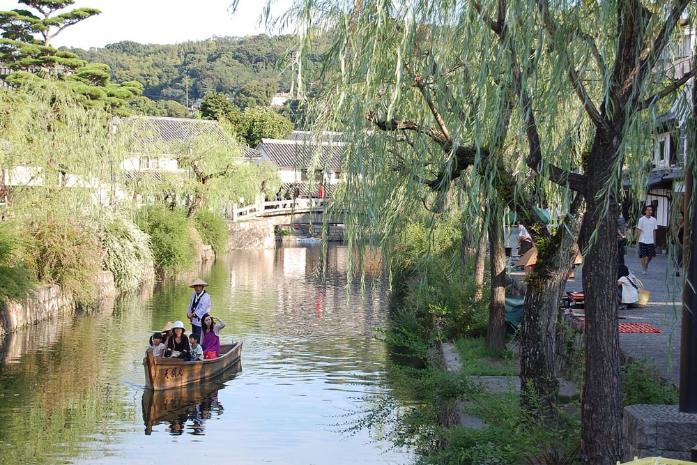 Kurashiki canal with a boat tour